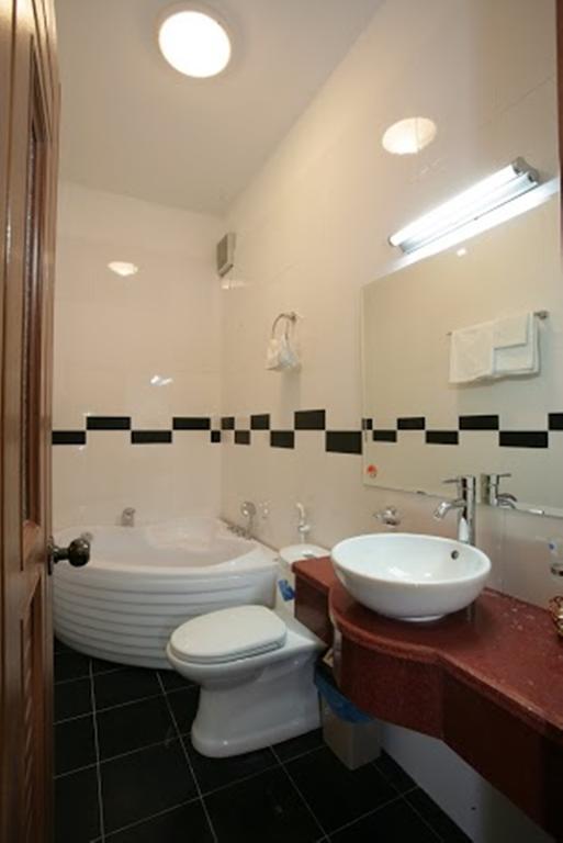 Nhat Hoang Hostel Ho Chi Minh City Exterior photo